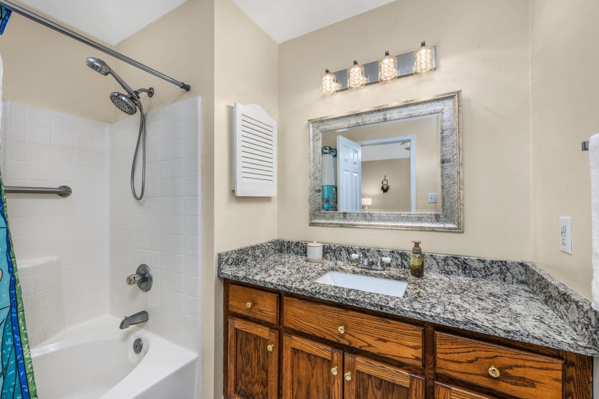 1001 Chateau Dr. Photo 11