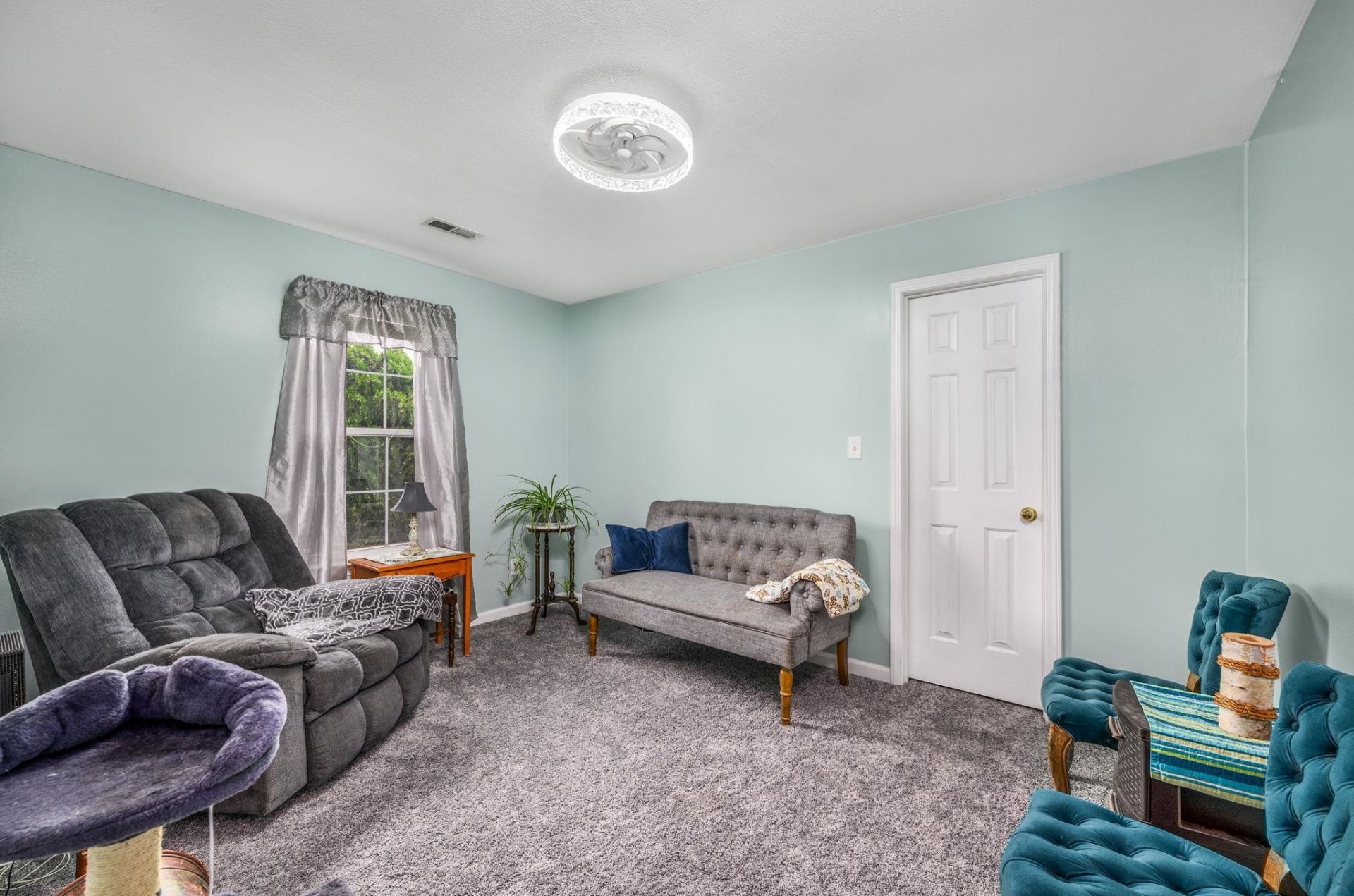1001 Chateau Dr. Photo 15