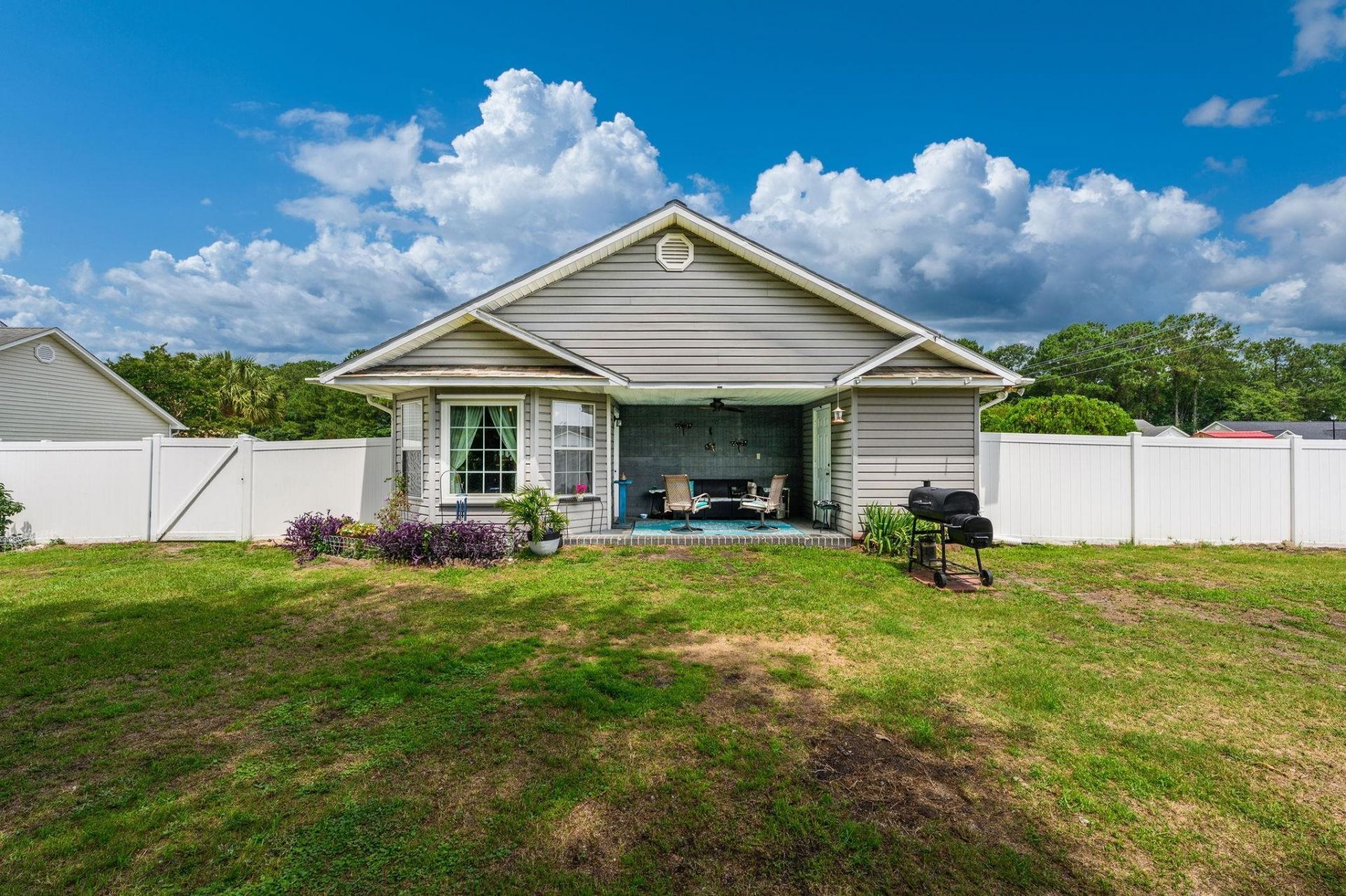 1001 Chateau Dr. Photo 17