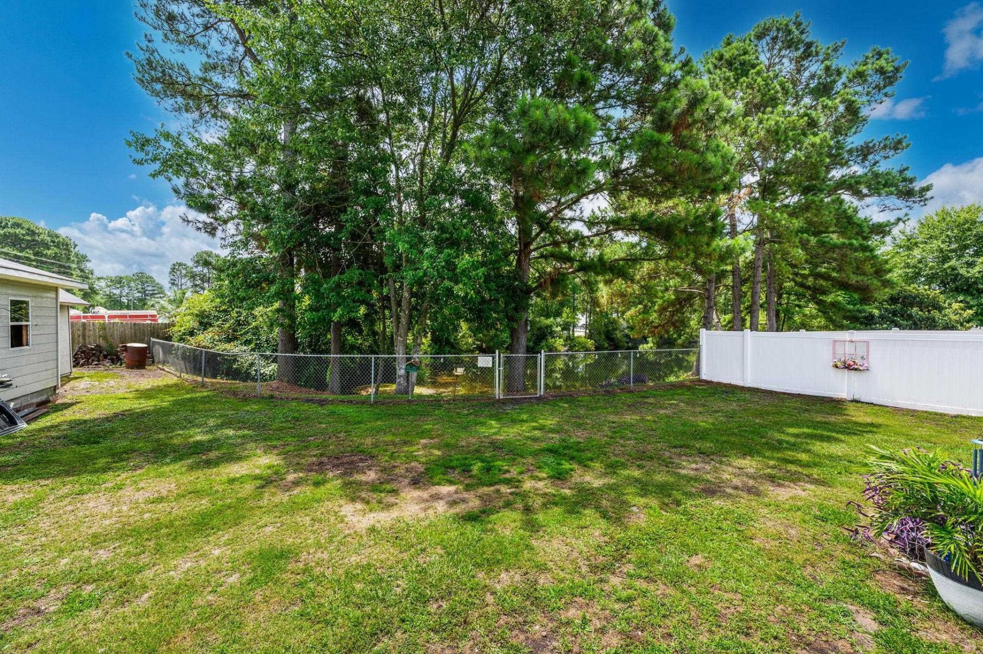 1001 Chateau Dr. Photo 20