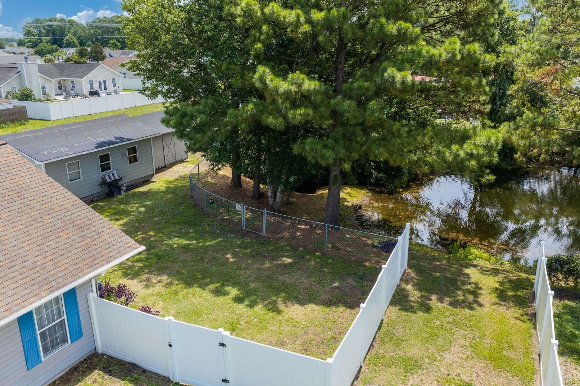 1001 Chateau Dr. Photo 21