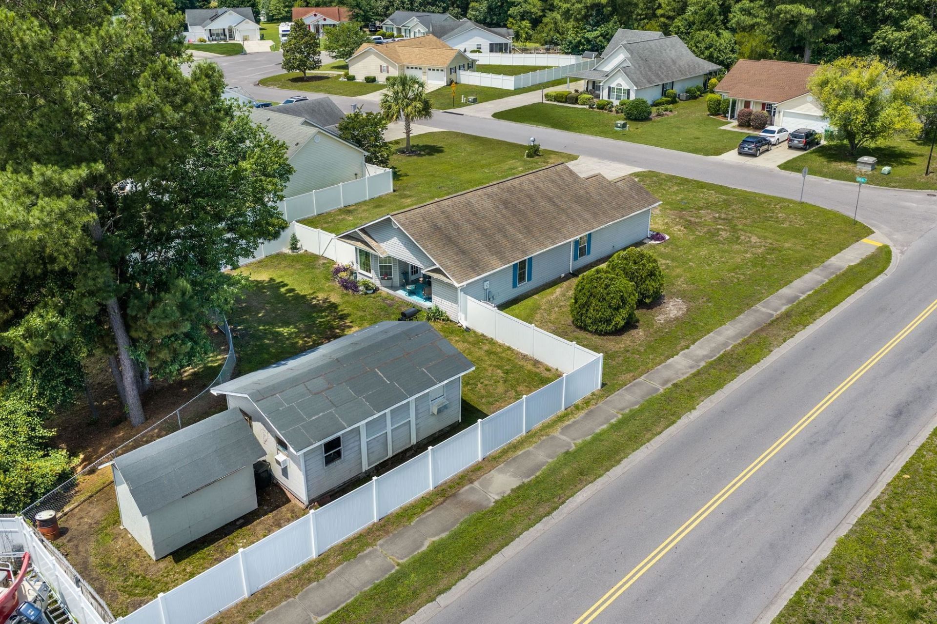 1001 Chateau Dr. Photo 22