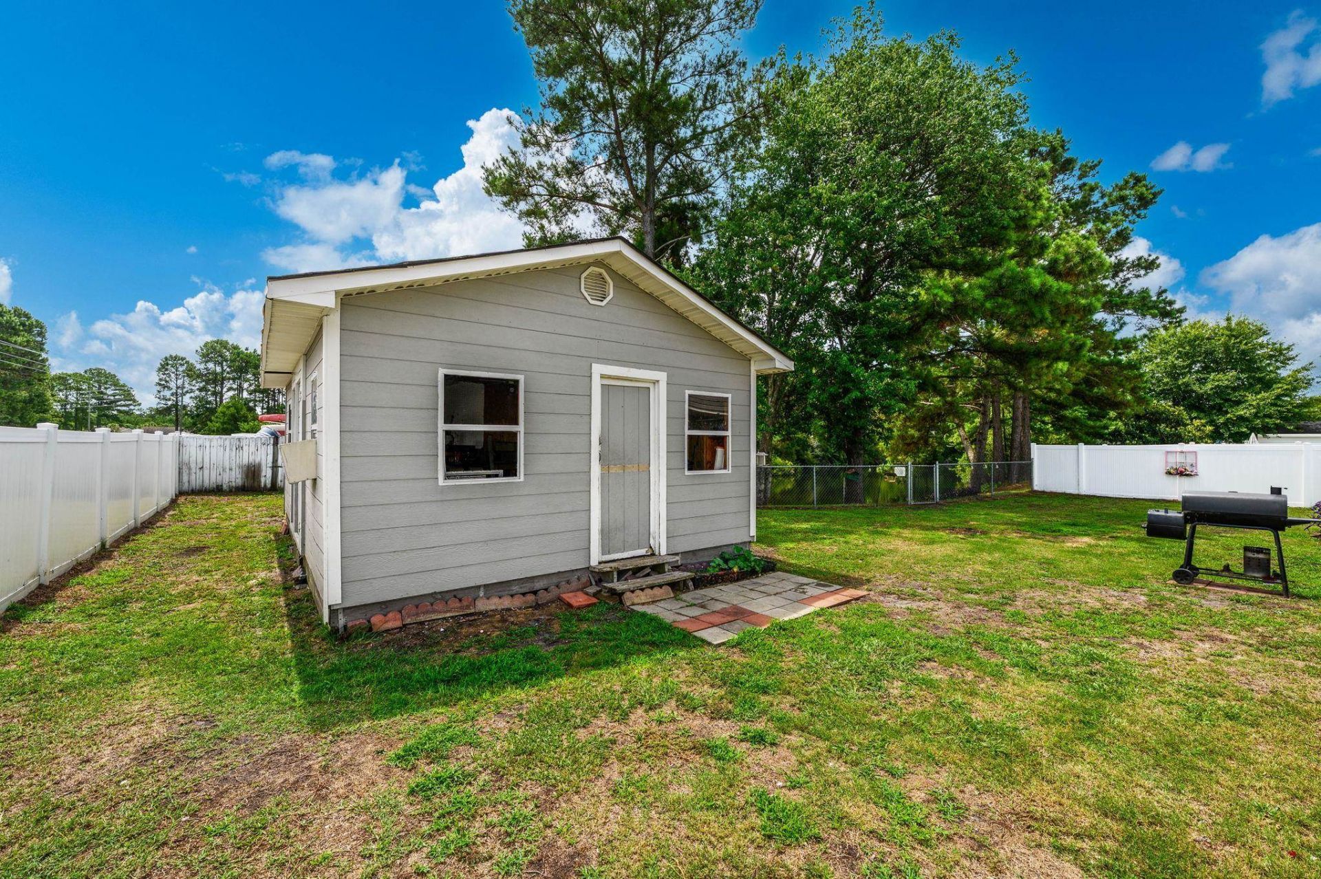 1001 Chateau Dr. Photo 24