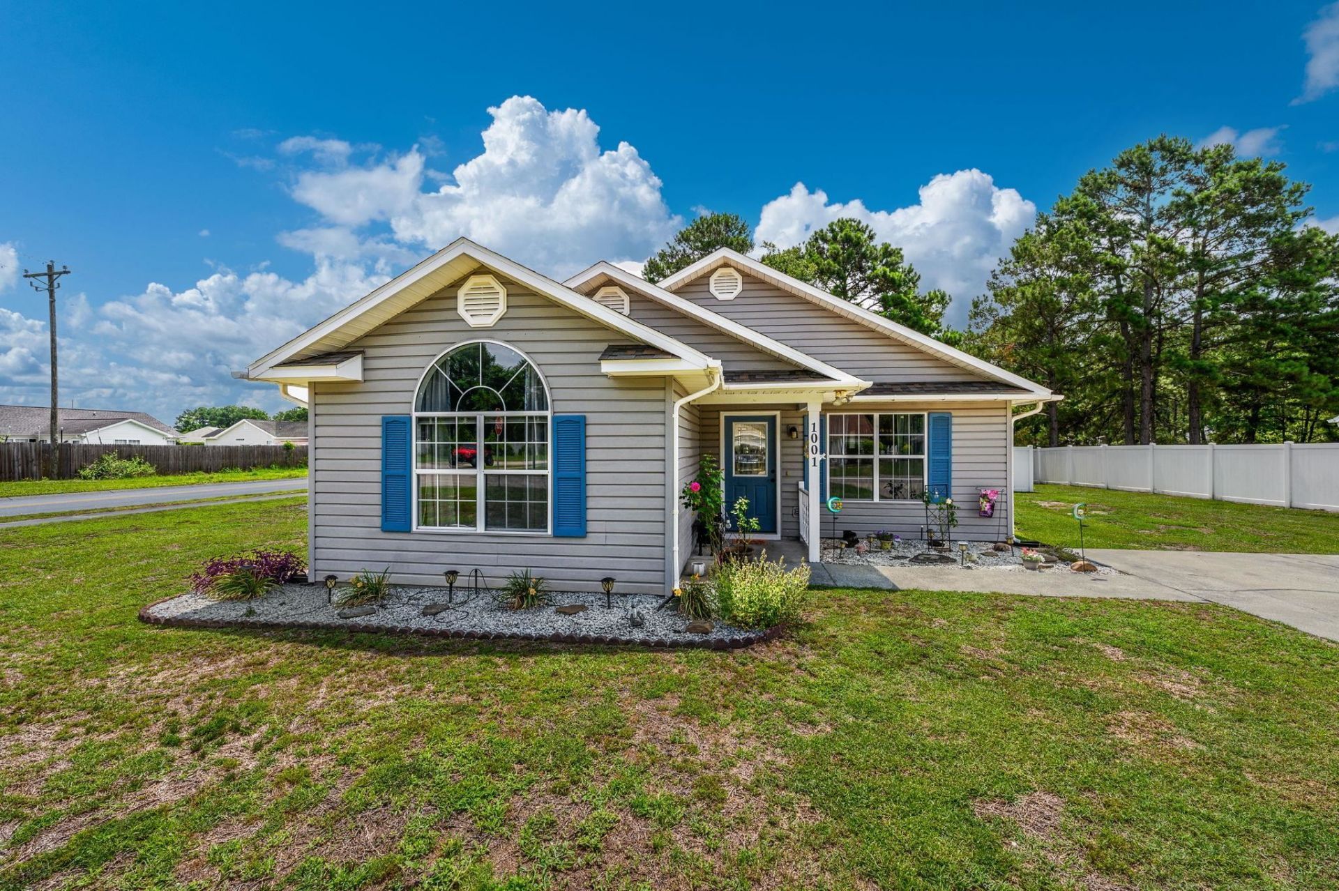 1001 Chateau Dr. Photo 26