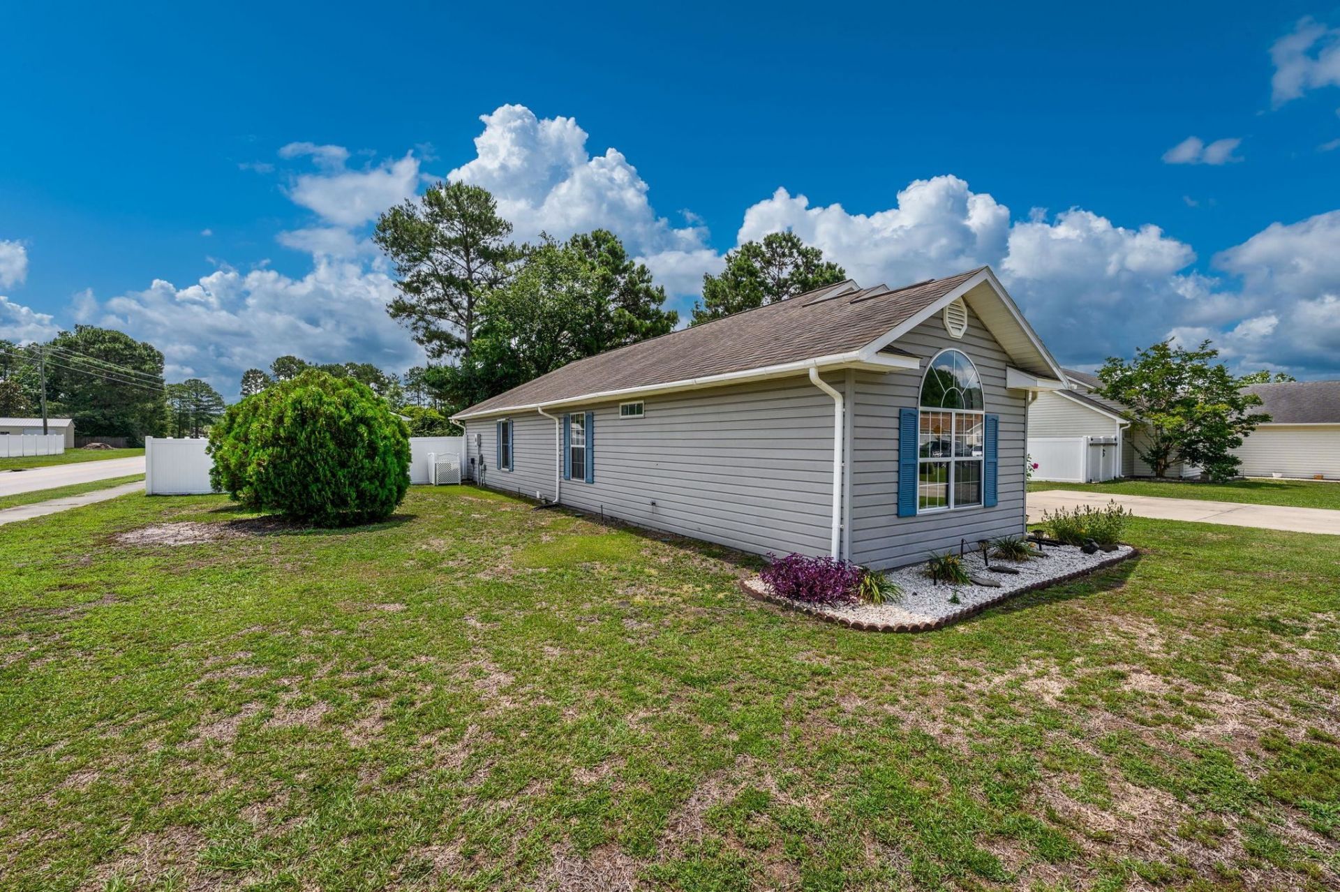 1001 Chateau Dr. Photo 35