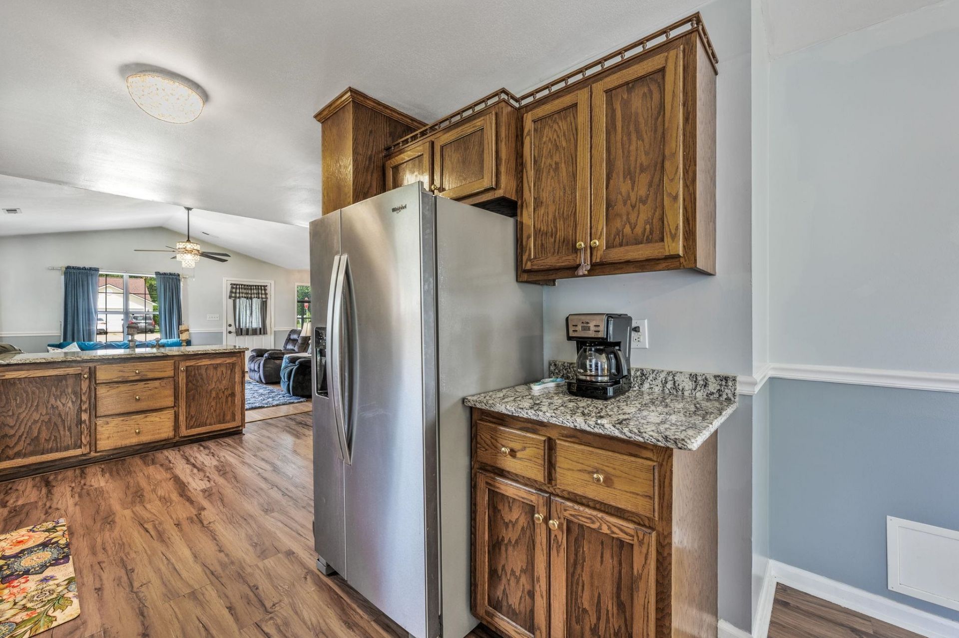 1001 Chateau Dr. Photo 4