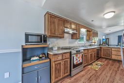 1001 Chateau Dr. photo 4