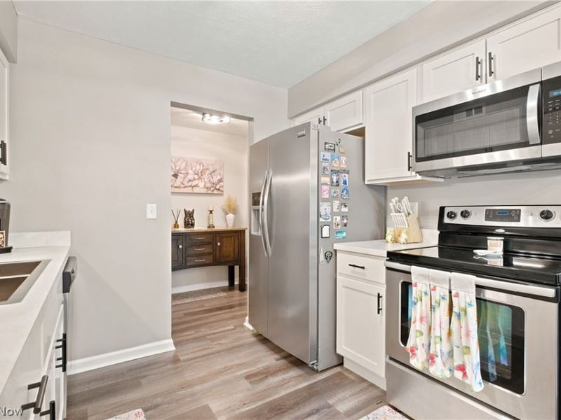 20468 Williamsburg Court, Unit 208C, Middleburg Heights, OH 44130 Photo 11