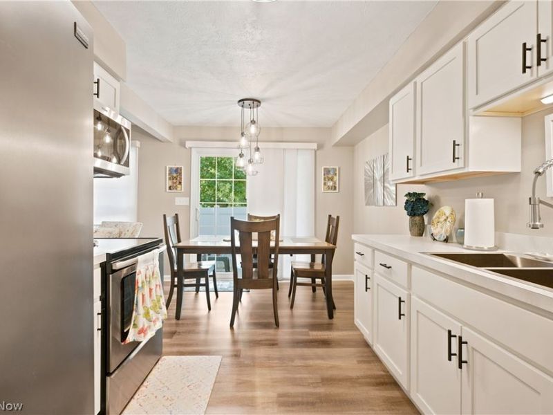 20468 Williamsburg Court, Unit 208C, Middleburg Heights, OH 44130 Photo 12