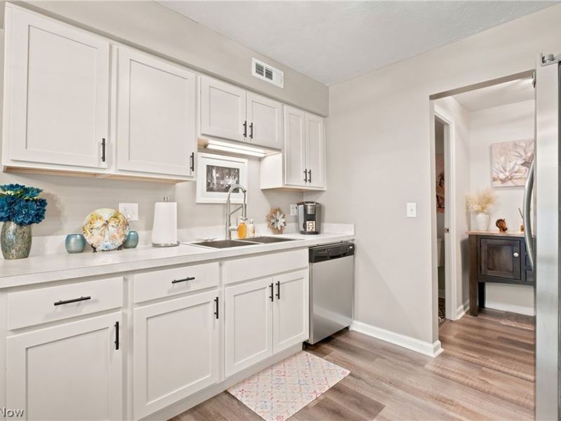 20468 Williamsburg Court, Unit 208C, Middleburg Heights, OH 44130 Photo 13