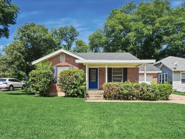 304 S Waco Street, Weatherford, TX 76086