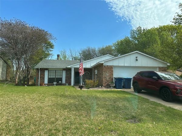 643 Randa Lane, DeSoto, TX 75115