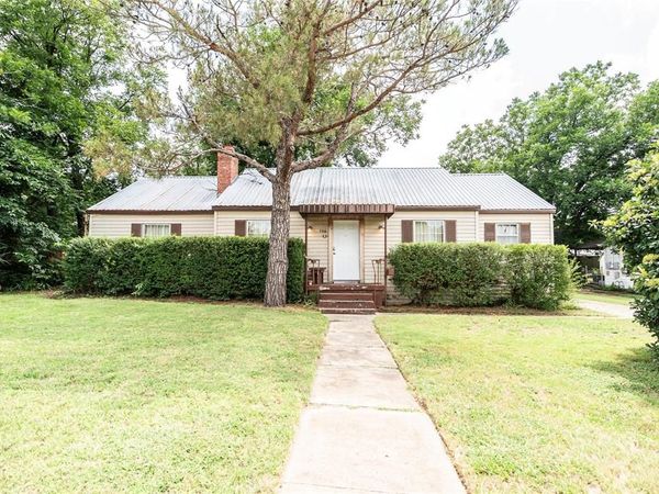 706 E Highway 82, Nocona, TX 76255