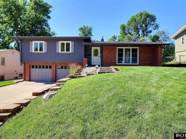 9617 Ruggles Street, Omaha, NE 68134