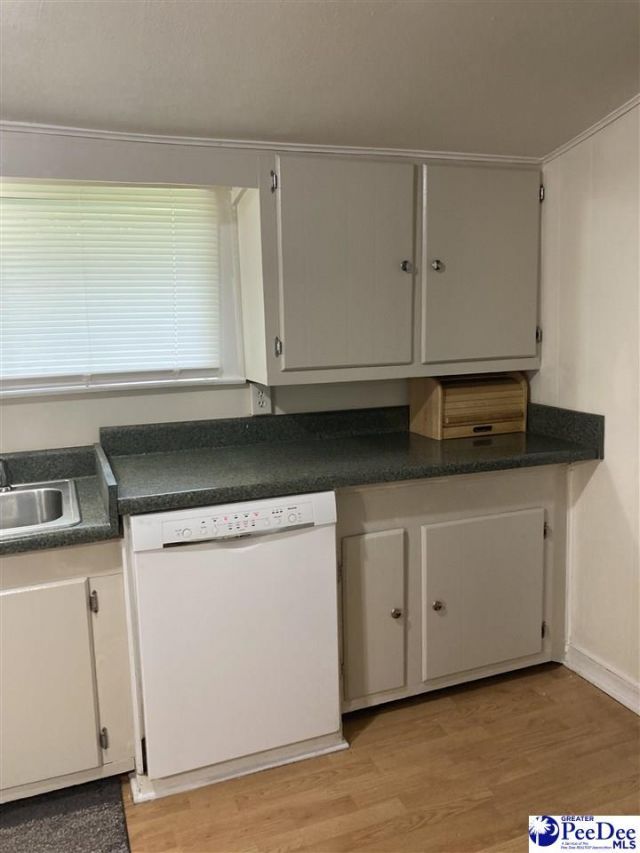 151 E. Pine Ave Photo 28