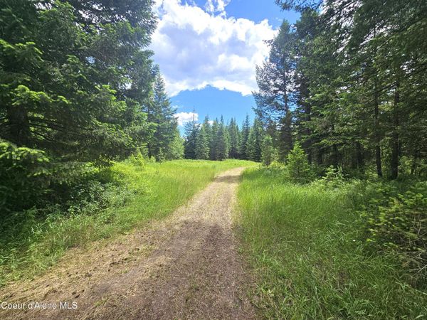 7248 E Honeysuckle Rd, Athol, ID 83801