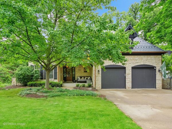 678 Oak Street , Glen Ellyn, IL 60137