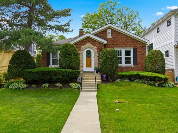 708 S Vine Avenue , Park Ridge, IL 60068