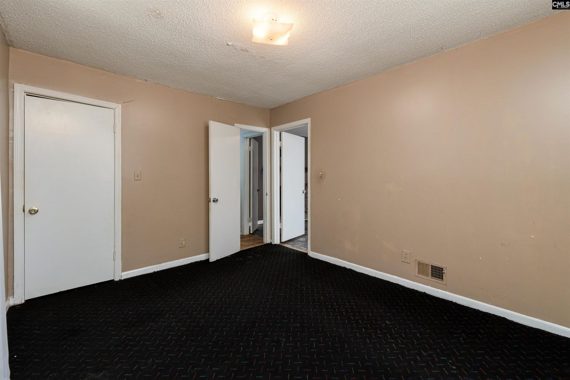 862 Stebondale Road Photo 10