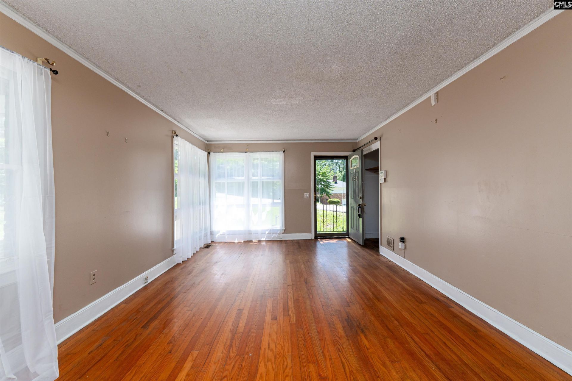 862 Stebondale Road Photo 5