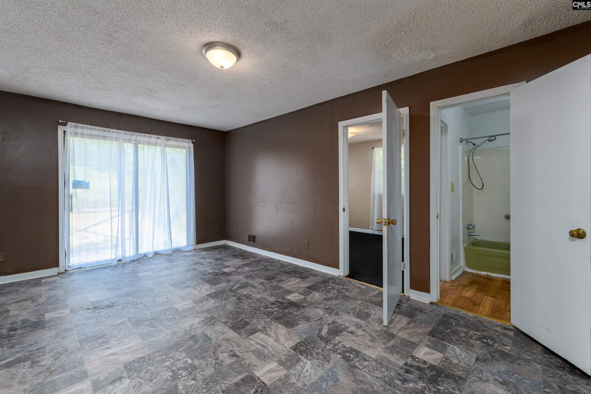 862 Stebondale Road Photo 8