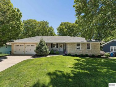 2205 S 90th Street, Omaha, NE 68124