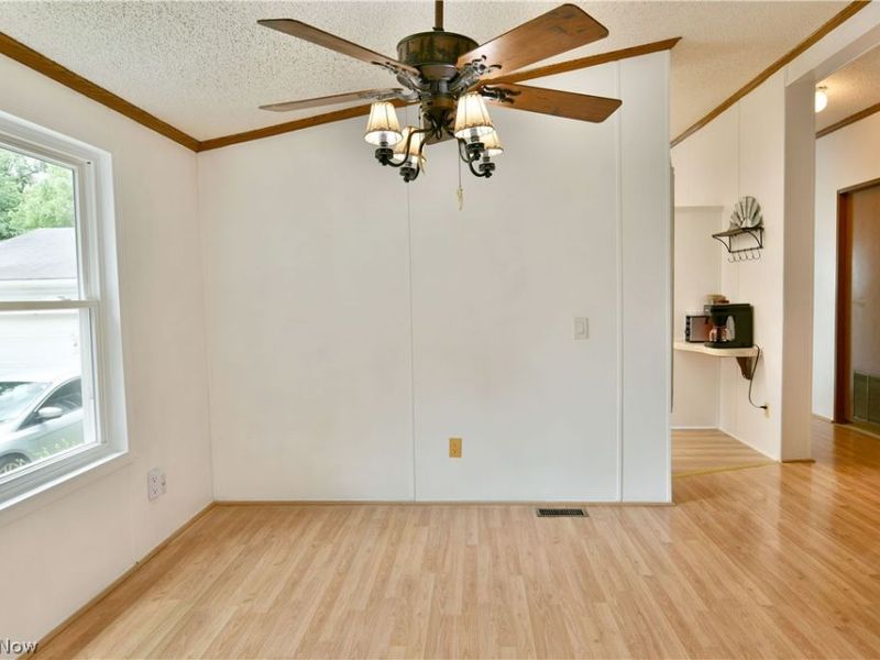 826 Bristol Champion Townline Road NE, Bristolville, OH 44402 Photo 9