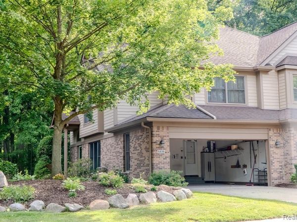 5235 Royal Vale Lane, Dearborn, MI 48126