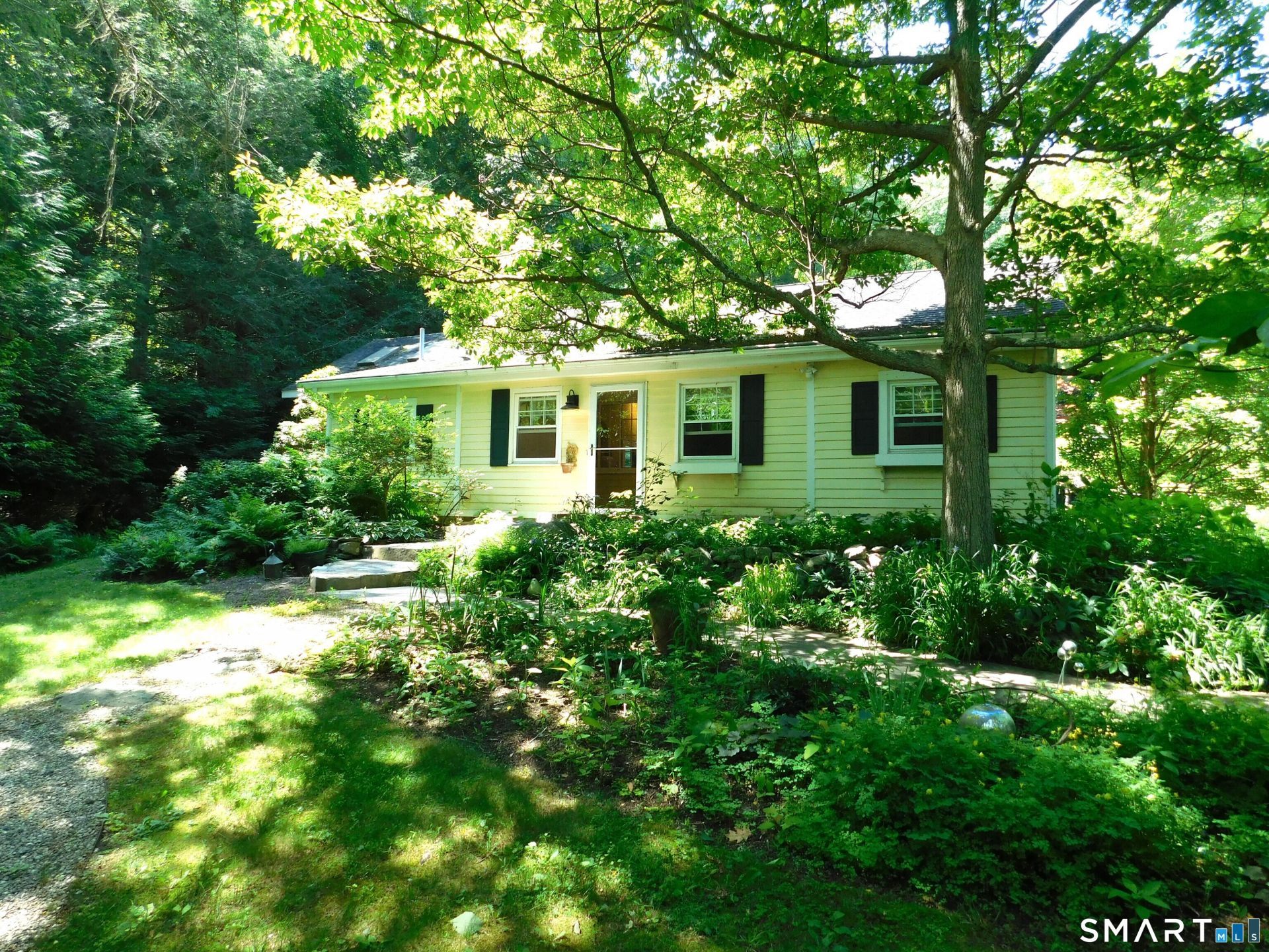 151 Great Quarter, Newtown, CT 06482 Main Photo