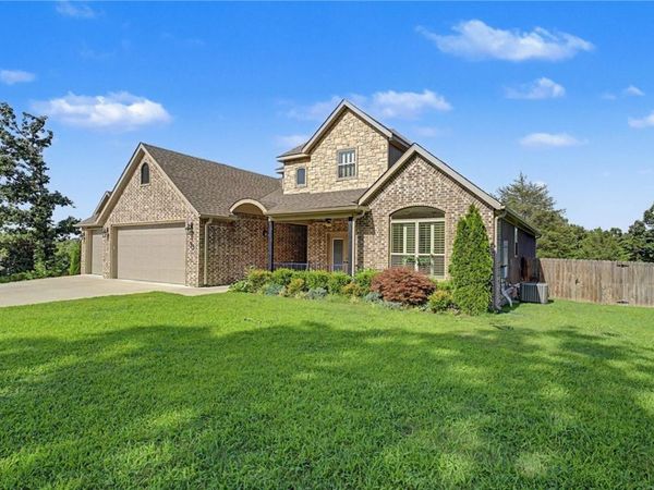 33 Ledbetter Lane, Bella Vista, AR 72715