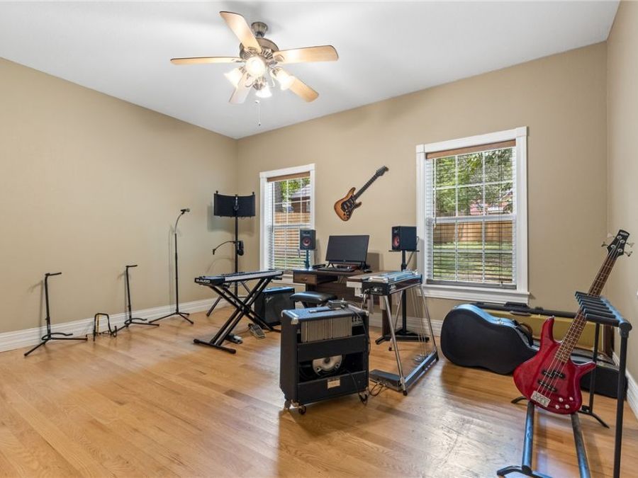 Property Image 32
