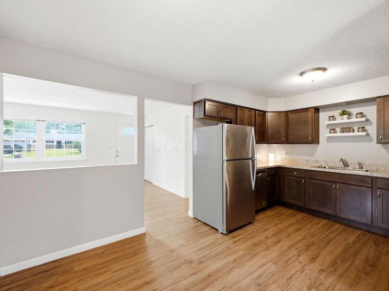 2541 Maybury Road, Columbus, OH 43232 Photo 6