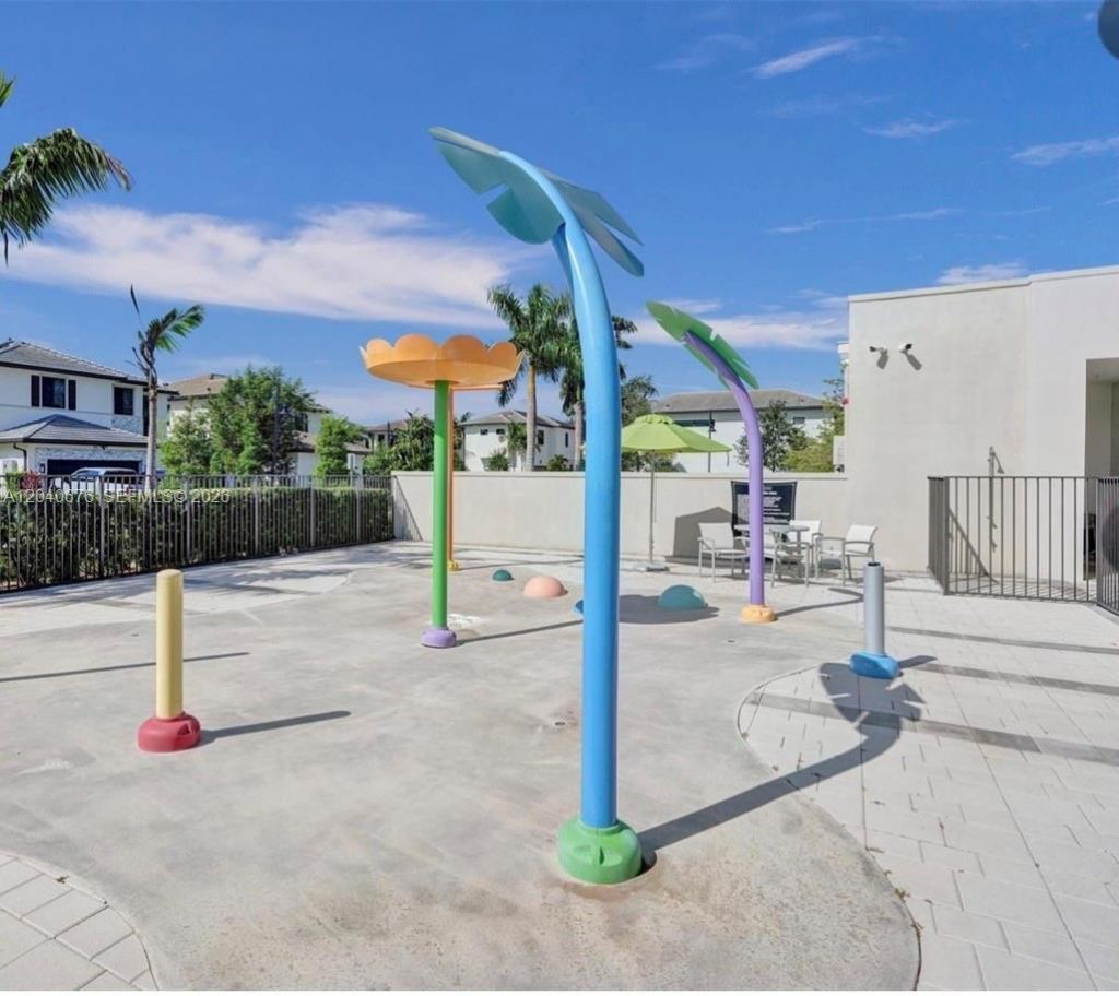8001 NW 41st St, Unit F-113, Doral, FL 33166 Photo