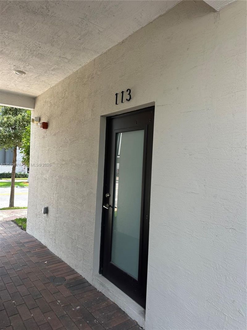 8001 NW 41st St, Unit F-113, Doral, FL 33166 Photo