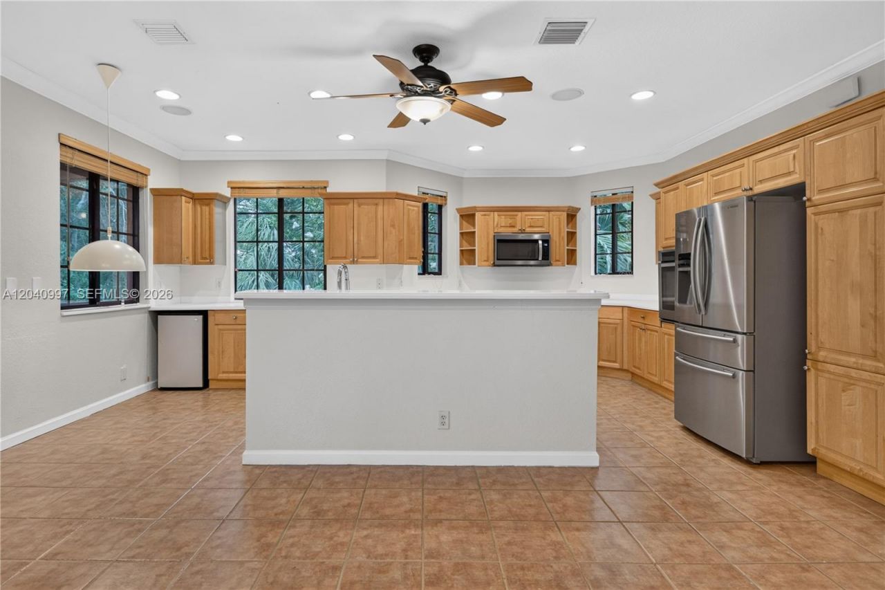 2767 Kinsington Cir, Unit 8-4, Weston, FL 33332 Photo