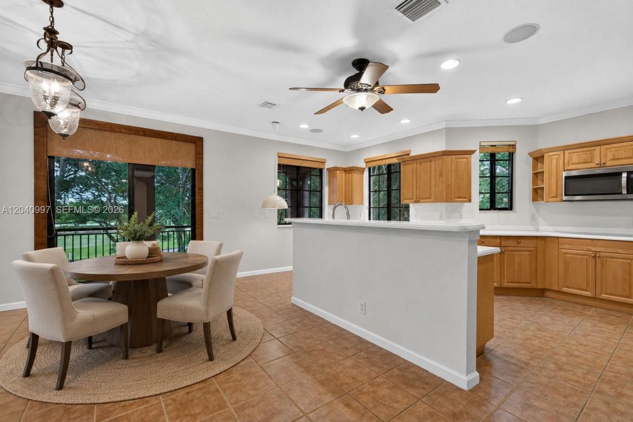 2767 Kinsington Cir, Unit 8-4, Weston, FL 33332 Photo
