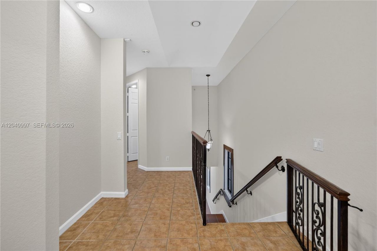 2767 Kinsington Cir, Unit 8-4, Weston, FL 33332 Photo