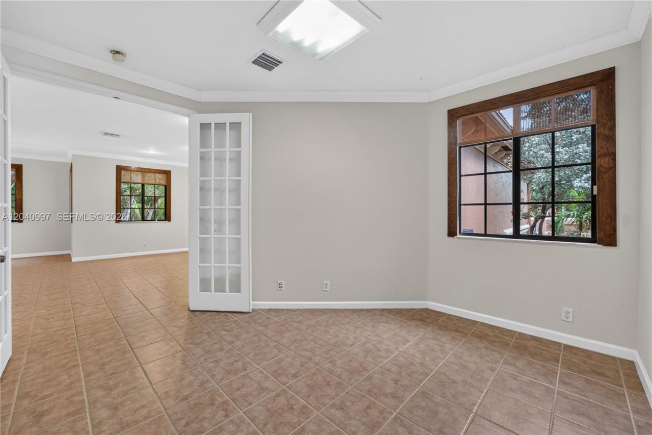 2767 Kinsington Cir, Unit 8-4, Weston, FL 33332 Photo