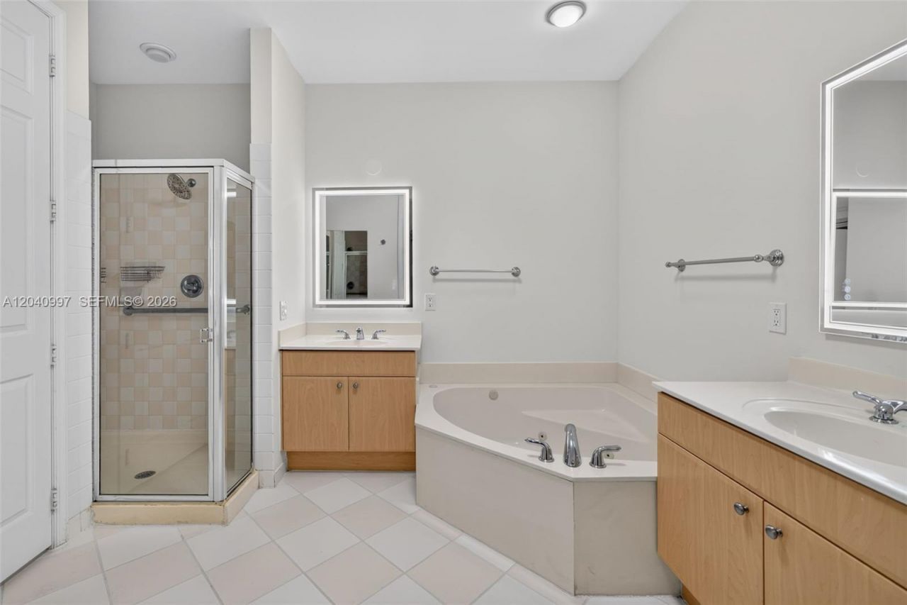 2767 Kinsington Cir, Unit 8-4, Weston, FL 33332 Photo