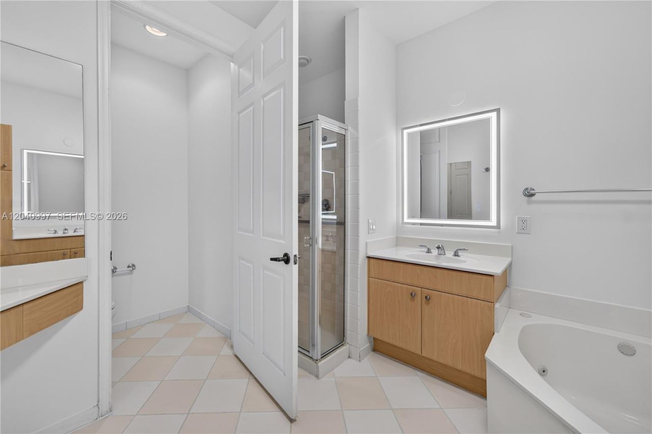 2767 Kinsington Cir, Unit 8-4, Weston, FL 33332 Photo