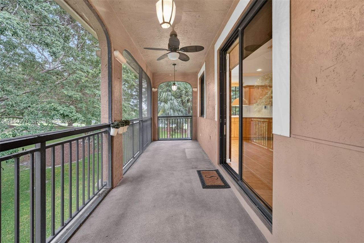 2767 Kinsington Cir, Unit 8-4, Weston, FL 33332 Photo