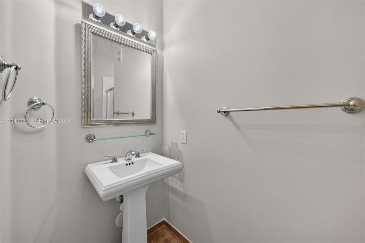 2767 Kinsington Cir, Unit 8-4, Weston, FL 33332 Photo