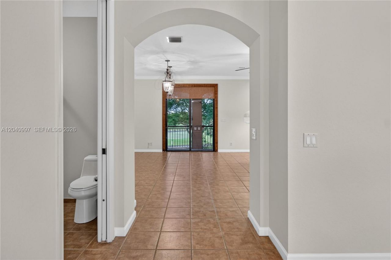 2767 Kinsington Cir, Unit 8-4, Weston, FL 33332 Photo