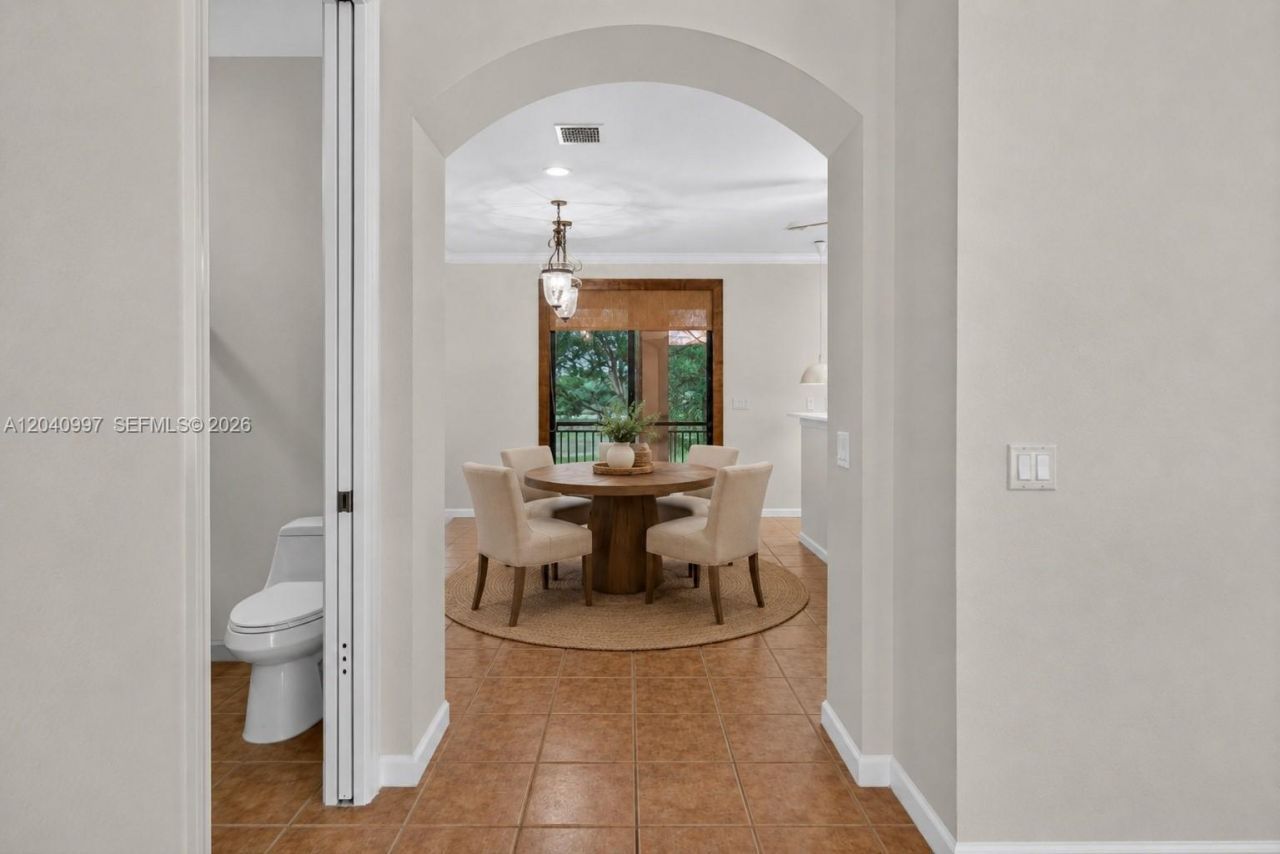 2767 Kinsington Cir, Unit 8-4, Weston, FL 33332 Photo