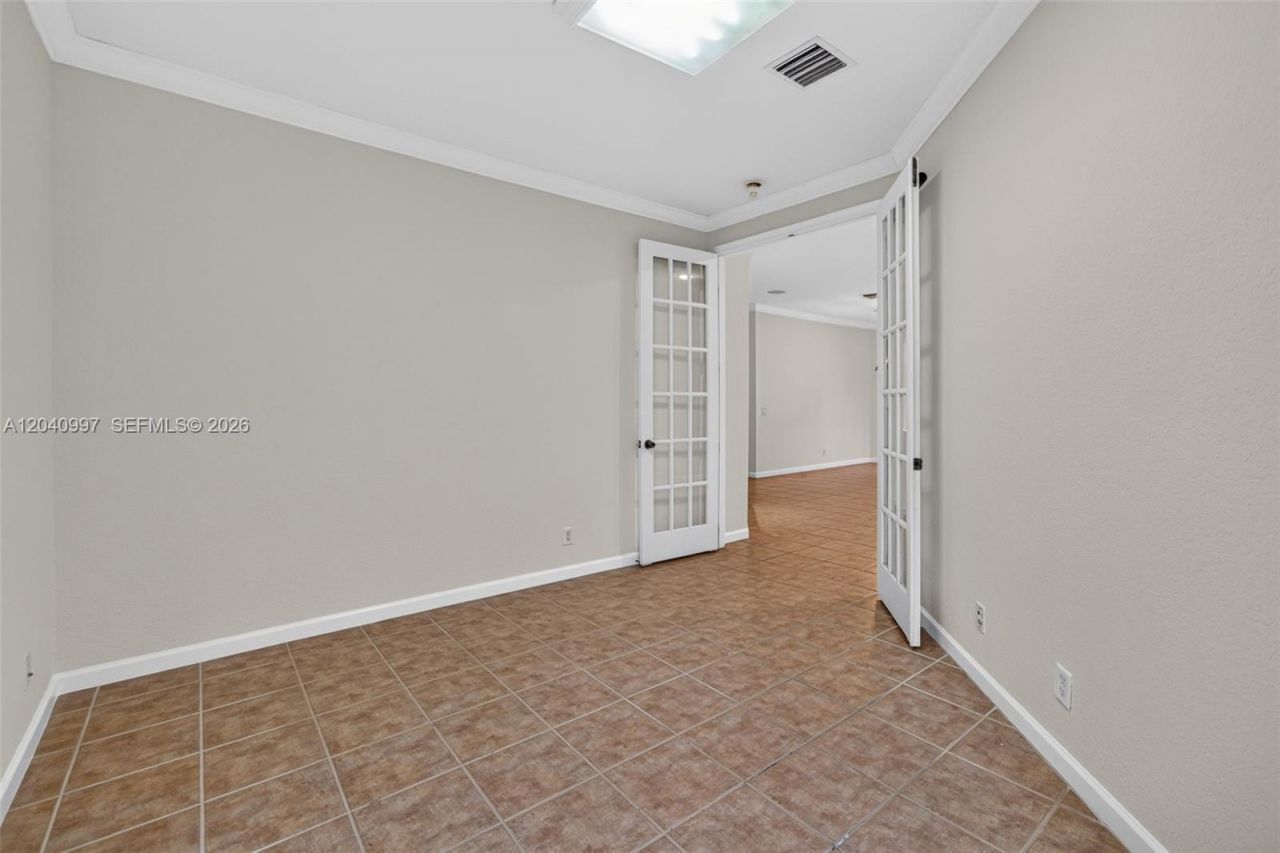 2767 Kinsington Cir, Unit 8-4, Weston, FL 33332 Photo