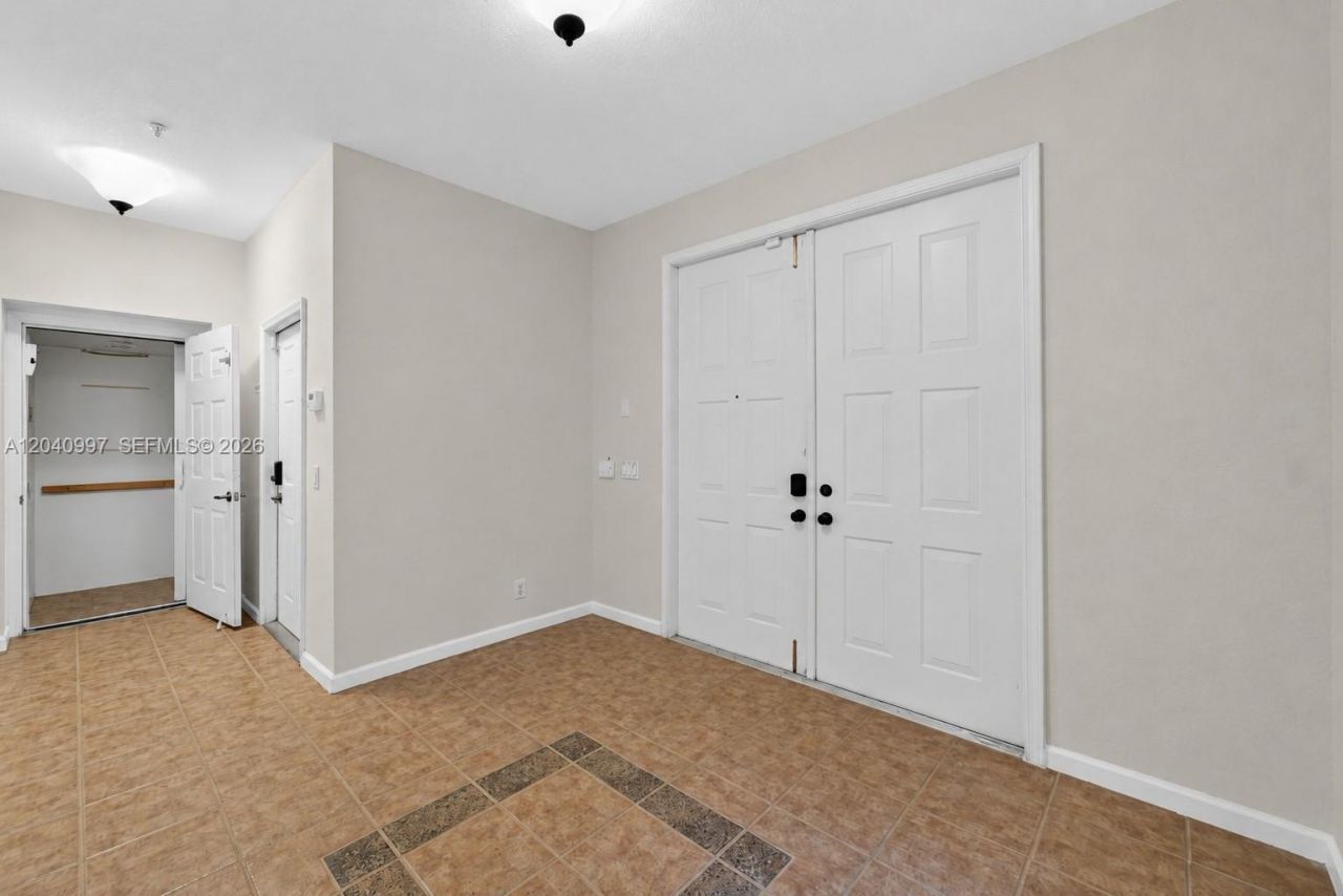 2767 Kinsington Cir, Unit 8-4, Weston, FL 33332 Photo