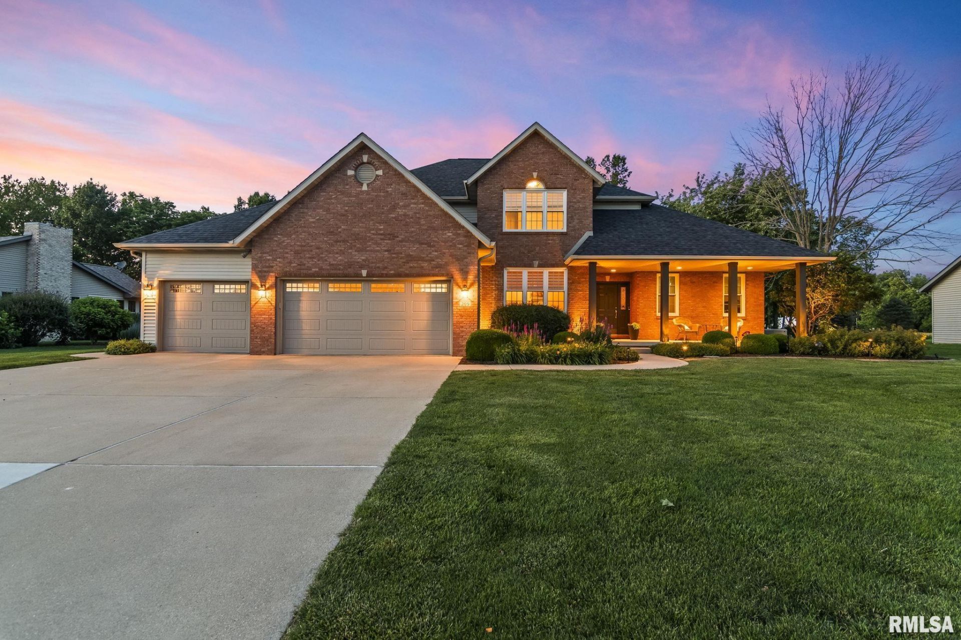 209 Pimlico Chase, Sherman, IL 62684 Main Photo