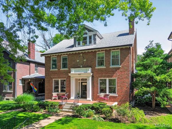 6947 Pershing Avenue , University City, MO 63130