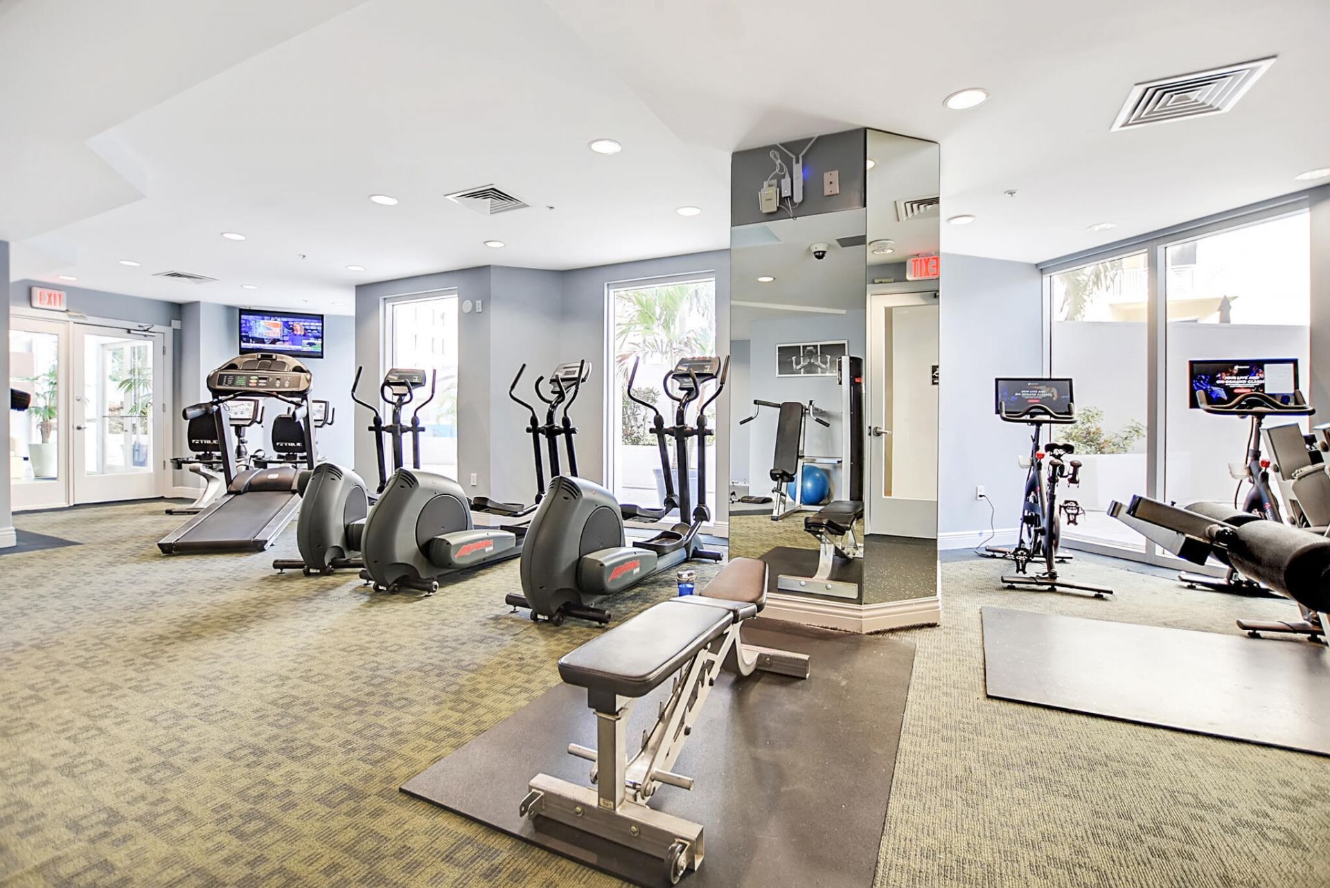 255 Evernia Street, Unit 1406, West Palm Beach, FL 33401 Photo