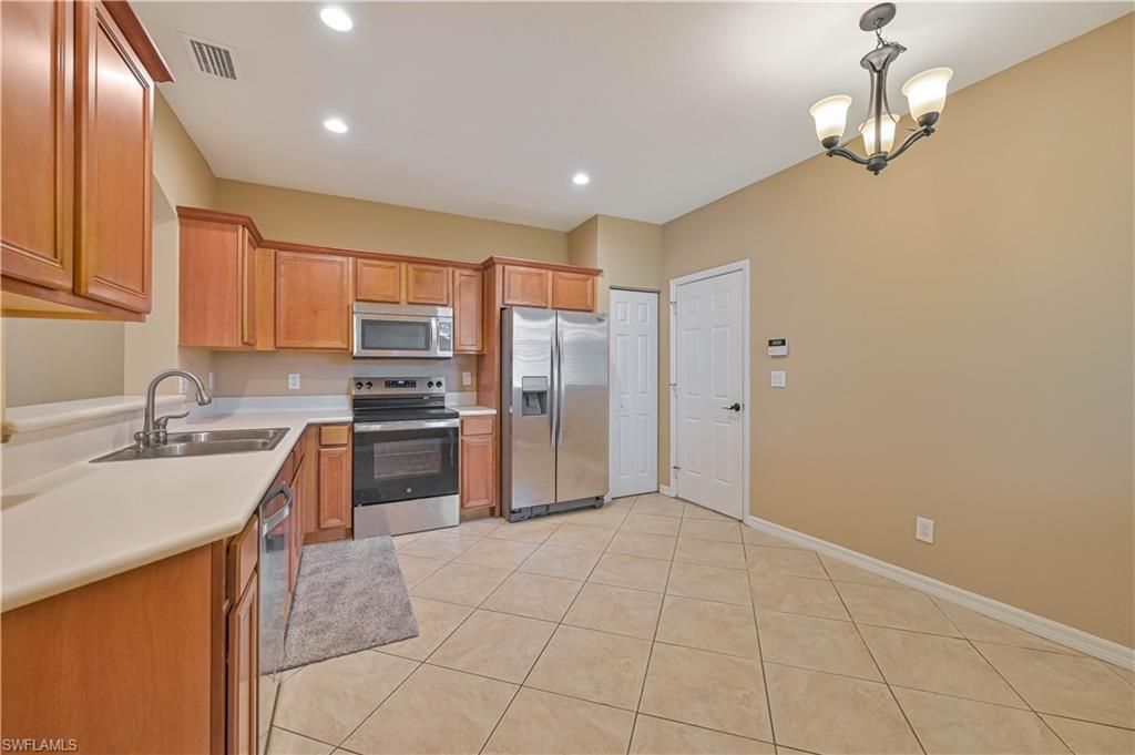 9797 Roundstone Cir, Fort Myers, FL 33967 Photo